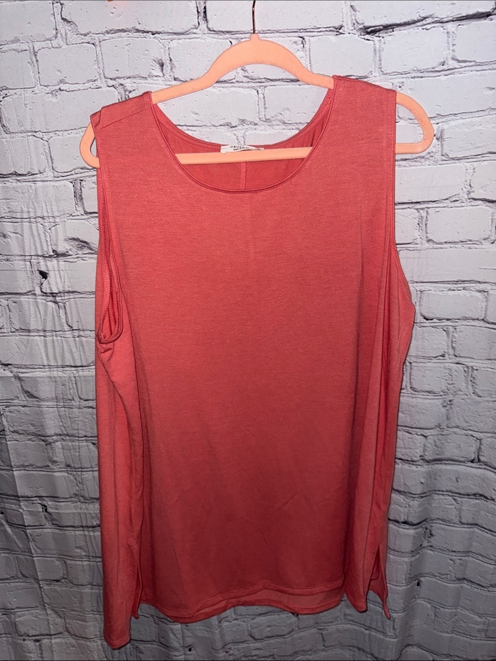 Zenana Outfitters Coral-Pink Sleeveless Scoop Neck Tank